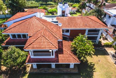 5 Bed House at Moyne Drive