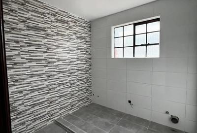 3 Bed Apartment with Swimming Pool in Riverside - 2