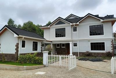 4 Bed Townhouse with En Suite at Paradise Lost - 2