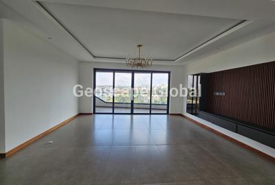 4 Bed Apartment with En Suite in Riverside - 4