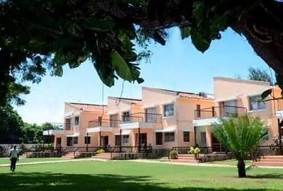 Serviced 3 Bed Apartment with En Suite in Nyali Area - 4