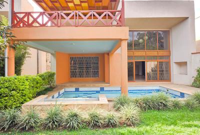 5 Bed Townhouse with En Suite at Lavington Green - 2