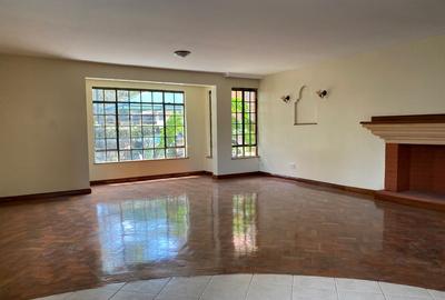5 Bed Townhouse with En Suite at Lavington - 4
