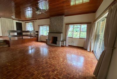 5 Bed House with En Suite in Nyari