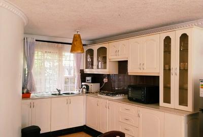 2 Bed House with En Suite in Rosslyn - 4