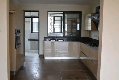 3 Bed Apartment with En Suite at 2Nd Parklands Avenue - 4
