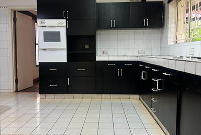 4 Bed House with En Suite in Kitisuru - 3