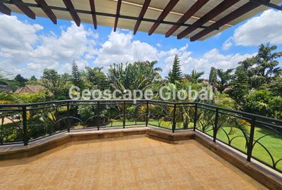 5 Bed House with En Suite in Runda - 2