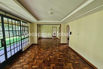 4 Bed House with En Suite in Runda - 2