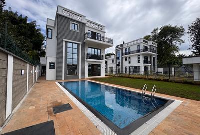 5 Bed Villa with En Suite in Lavington