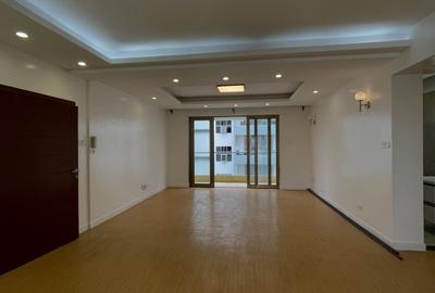 4 Bed Apartment with En Suite at Hatheru Road - 2