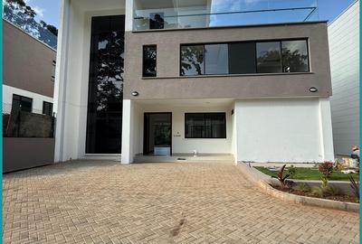 6 Bed Villa with En Suite in Kitisuru