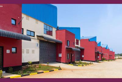 1,087 m² Warehouse with Service Charge Included in Tatu City