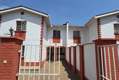 4 Bed Townhouse with En Suite at Lavington Mbaazi Road