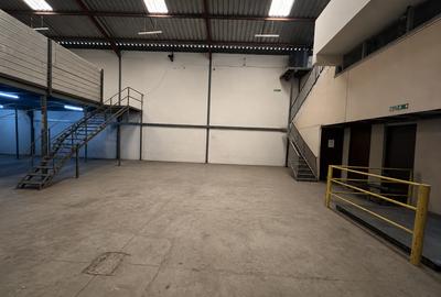 10,652 ft² Warehouse in Industrial Area - 4