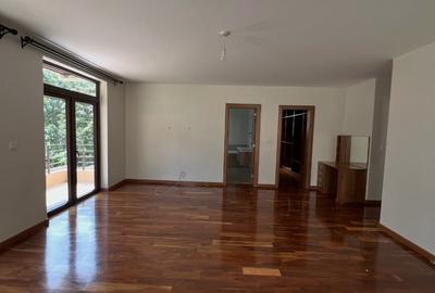 5 Bed Villa with En Suite in Lavington - 4