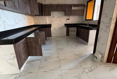 3 Bed Apartment with En Suite at Moyne Drive - 2
