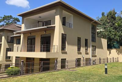 5 Bed Townhouse with En Suite at Lavington Off Convent Drive
