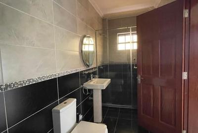 2 Bed Apartment with En Suite in Rhapta Road - 3