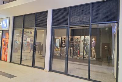 300 ft² Office with Backup Generator at Valley Arcade