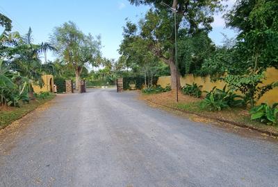 1,000 m² Land at Aloo Drive - 4