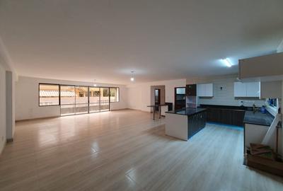 4 Bed Apartment with En Suite at Parklands