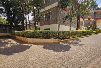 5 Bed Villa with En Suite in Lavington - 2