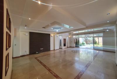 5 Bed House with En Suite at Convent Drive - 2