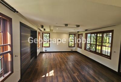 4 Bed Apartment with En Suite in Riverside - 3