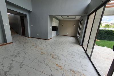 4 Bed Townhouse with En Suite in Kiambu Road - 2