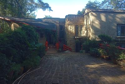 5 Bed Townhouse with En Suite in Kitisuru - 2