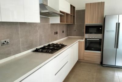 4 Bed Townhouse with En Suite in Lavington - 4