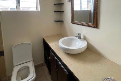 4 Bed House with En Suite in Lavington - 4