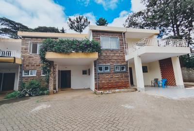 3 Bed House with Garden in Dennis Pritt - 2