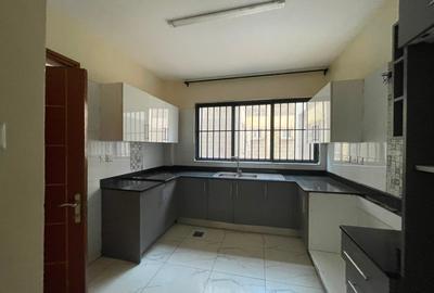 3 Bed Apartment with En Suite in Westlands Area - 3