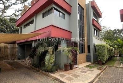 5 Bed Townhouse with En Suite in Lavington