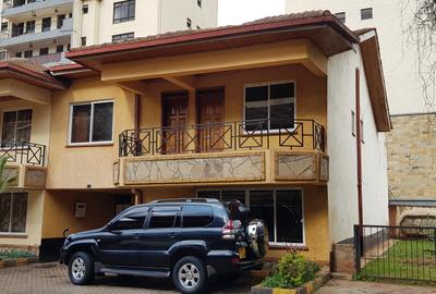 5 Bed Townhouse with En Suite at Valley Arcade - 2