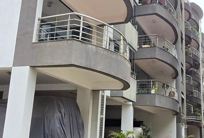 3 Bed Apartment with En Suite at Riverside Drive - 3