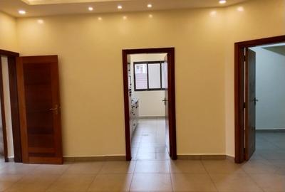 2 Bed Apartment with En Suite in Kilimani - 4
