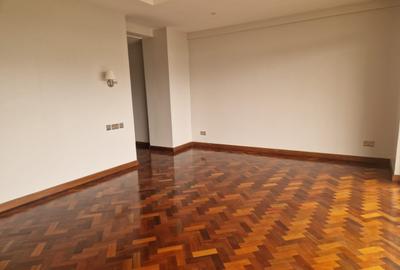 4 Bed Apartment with En Suite in Riverside - 3