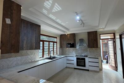 4 Bed House with Swimming Pool at B - 3