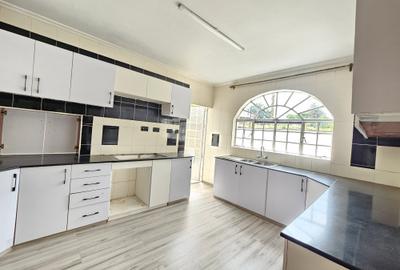 4 Bed Townhouse with En Suite in Lavington - 2