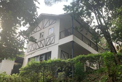 6 Bed House with En Suite in Spring Valley - 2