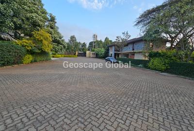 4 Bed House with En Suite in Runda - 4