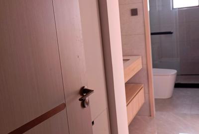 3 Bed Apartment with En Suite in Riverside - 4