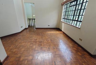 5 Bed Townhouse with En Suite in Kitisuru - 3