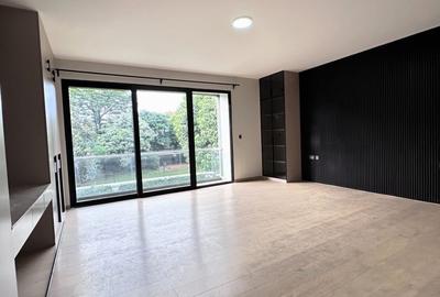 5 Bed Townhouse with En Suite in Lavington - 3