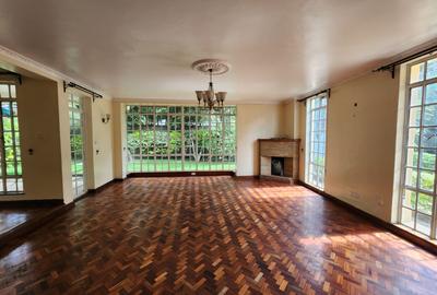 5 Bed Townhouse with En Suite at Lavington Green - 3