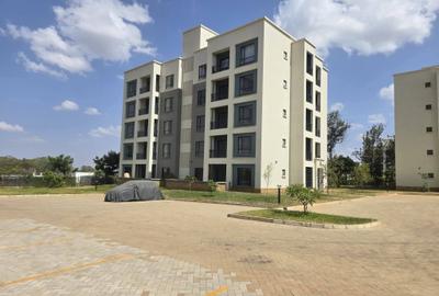 Serviced 2 Bed Apartment with En Suite at Northlands