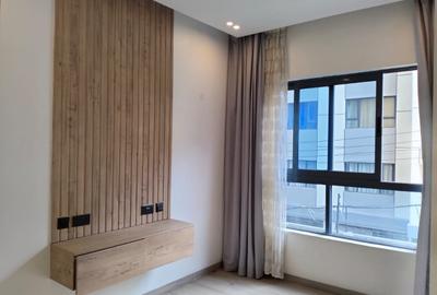 1 Bed Apartment with En Suite in Lavington - 2